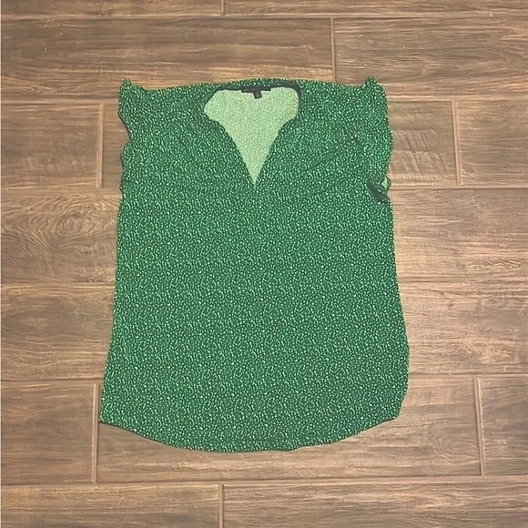 Adrianna Papell Green Women's Top with Flutter Sleeves. EUC!! - Picture 1 of 5